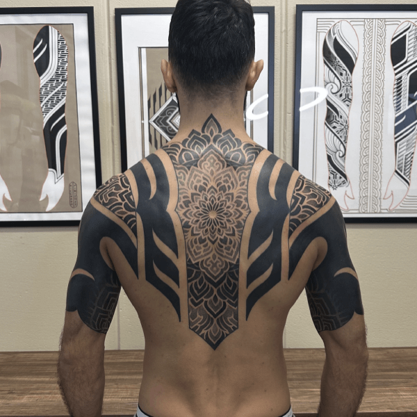 Riccardo Pini – Dot & Ornamental Tattoo
